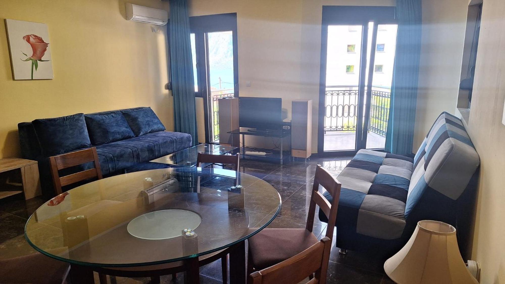 Apartments Coral Kotor Luaran gambar