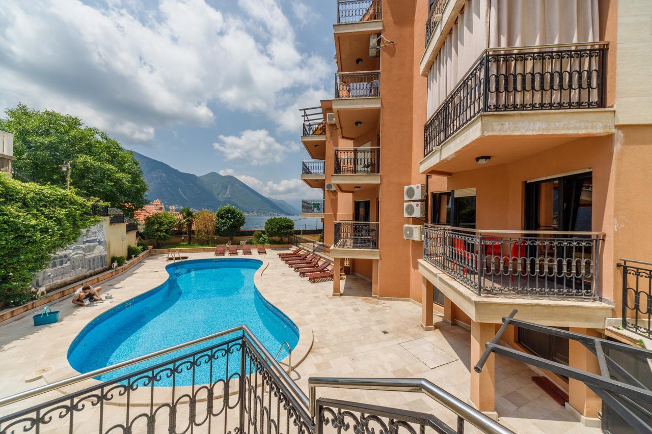 Apartments Coral Kotor Luaran gambar