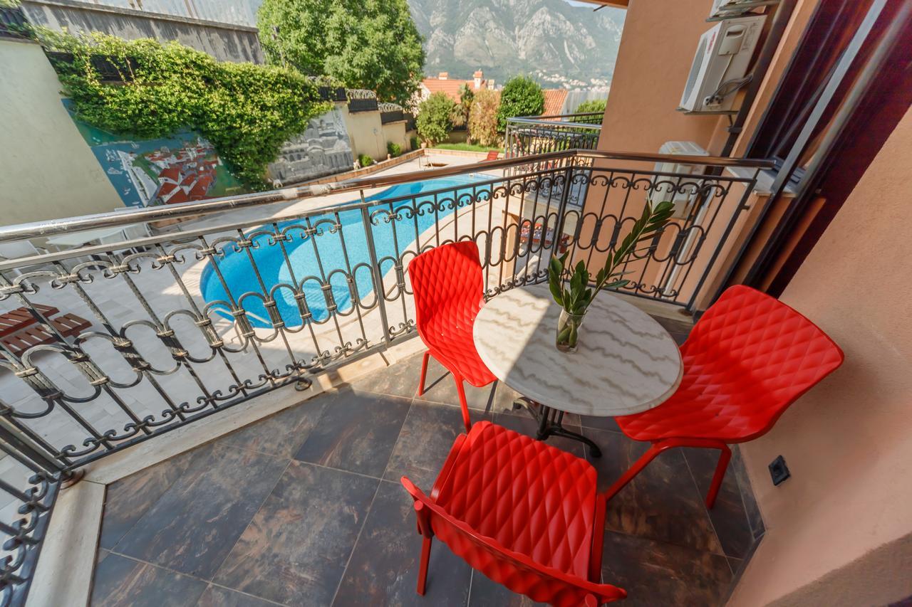 Apartments Coral Kotor Luaran gambar