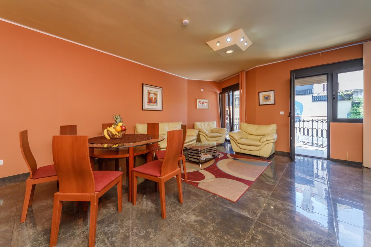 Apartments Coral Kotor Luaran gambar