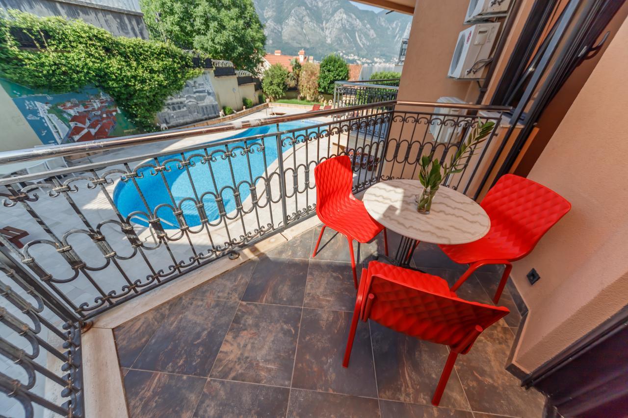 Apartments Coral Kotor Luaran gambar