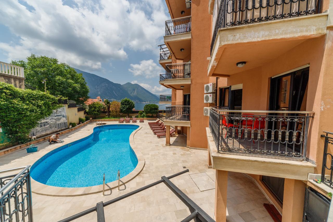 Apartments Coral Kotor Luaran gambar