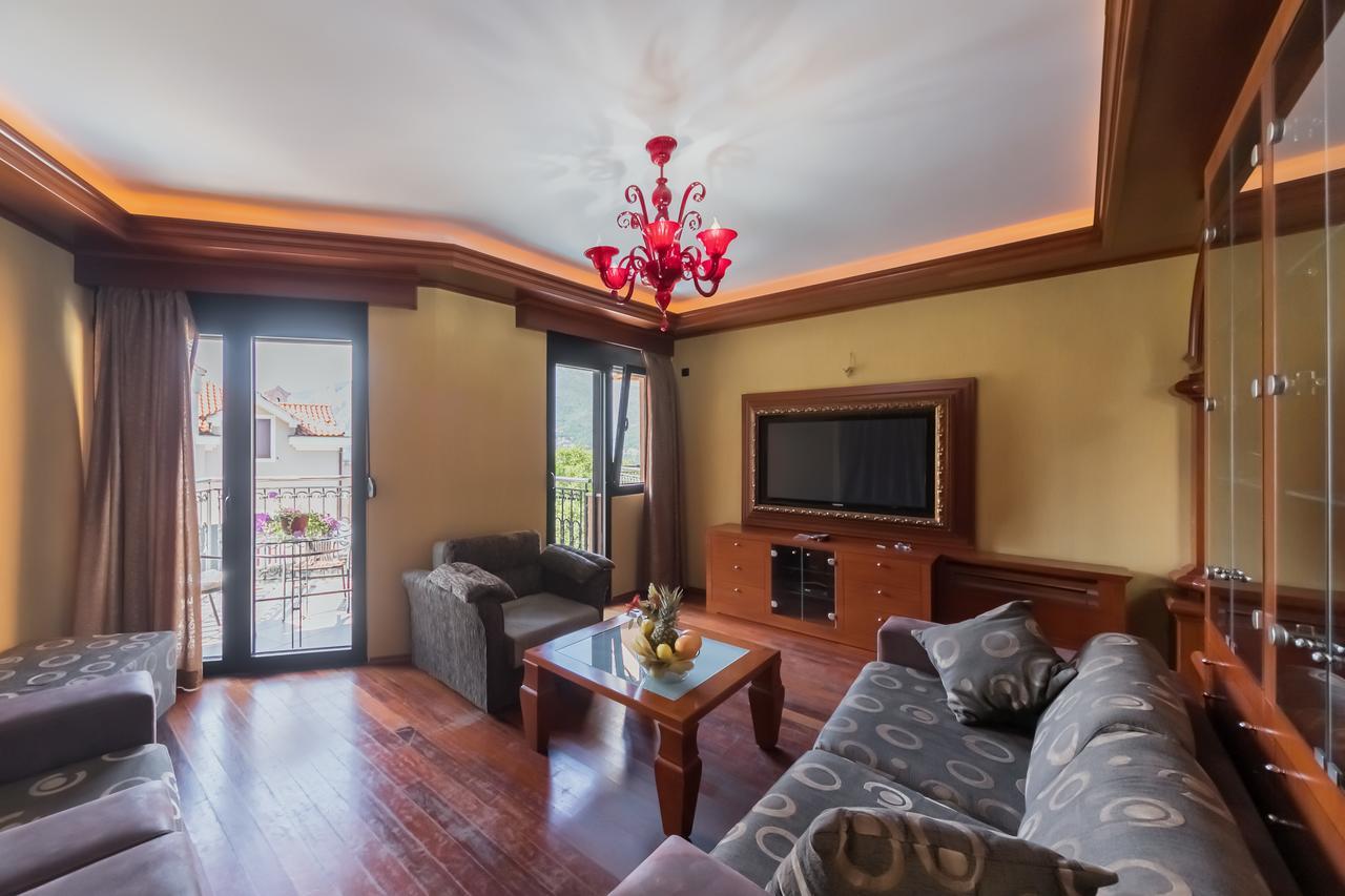 Apartments Coral Kotor Luaran gambar