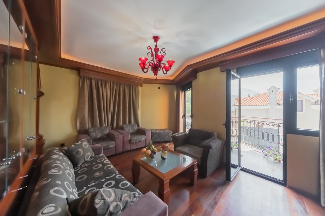 Apartments Coral Kotor Luaran gambar